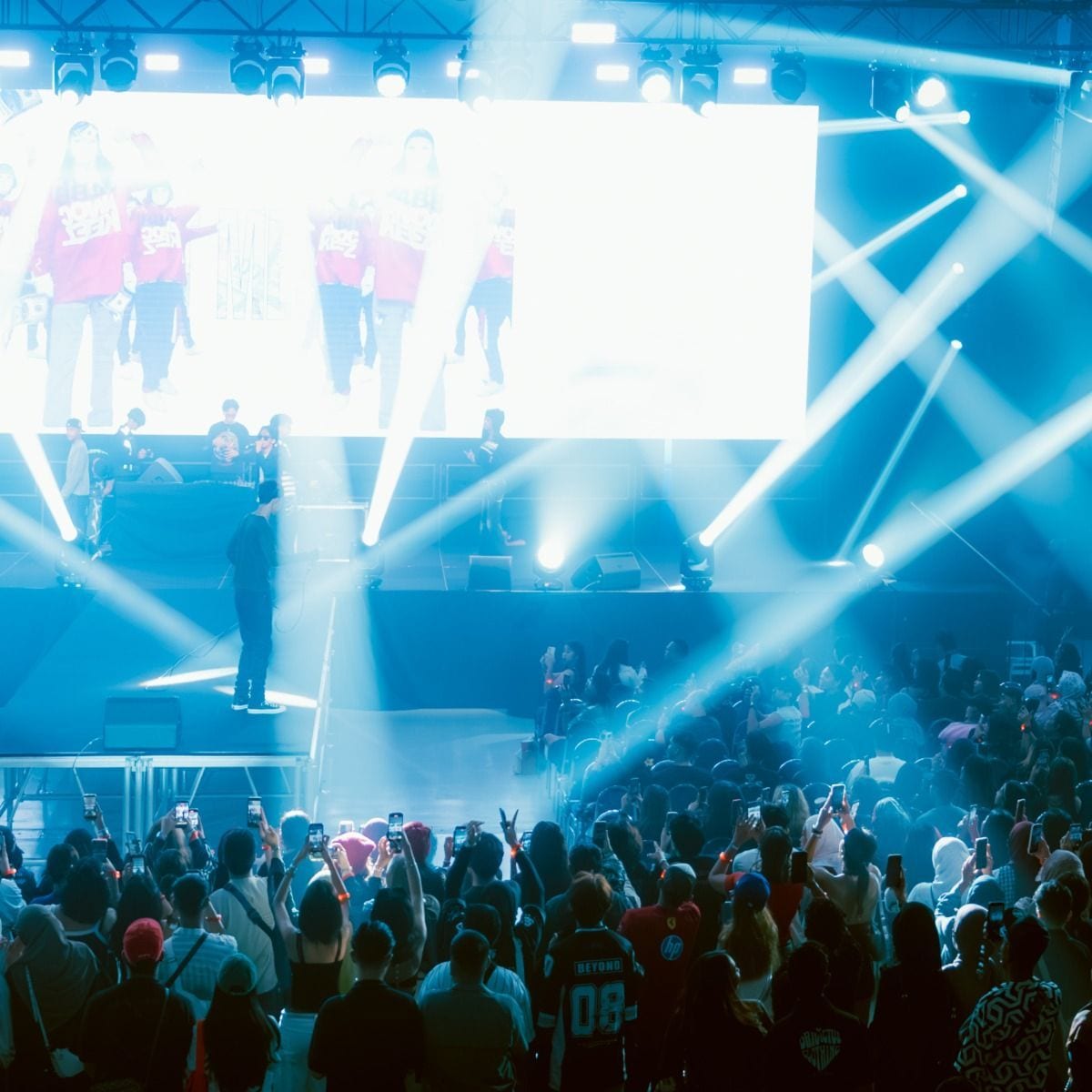 D'Marquee advanced AV technology and stage setup